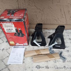 Set Of 2 Car Jack's, 3Ton, Brand New In A Box, Great Gift