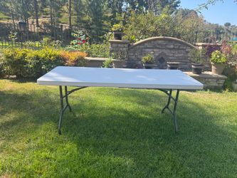 Foldable multipurpose table very strong and sturdy