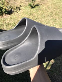 Yeezy Slides 9.0