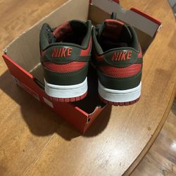 Nike Dunks 