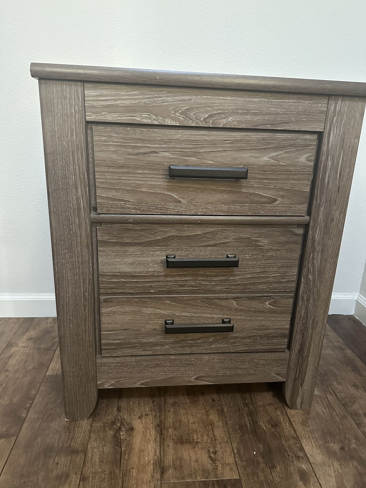 Ashley Furniture Zelen Nightstand Drawer Wood Storage
