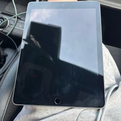 Ipad (gen 9) good condition