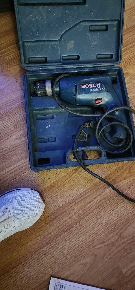Bosch 5.5 Amp Drill