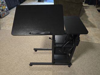 Adjustable overbearing bedside table