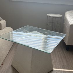MODERN GLASS COFFEE TABLE 
