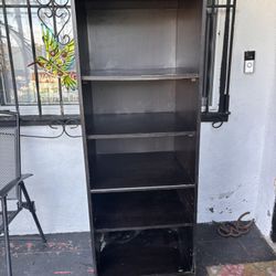 1 Free Shelf 