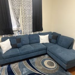 Sectional couch 