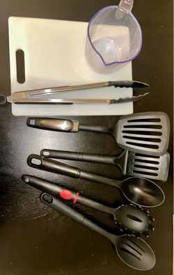 Matching Black Kitchen Utensil Set + Cutting Board & Measuring Cup