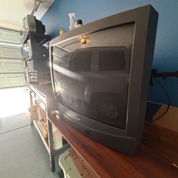 32 Inch Toshiba CRT TV For Gaming 