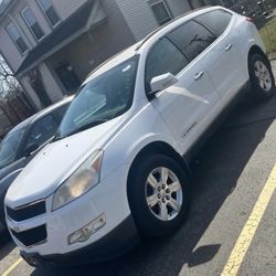 White 2009 Chevrolet Traverse 228,054 Miles