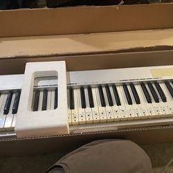 M-Audio 88 key MIDI keyboard,in box with stand & ben h