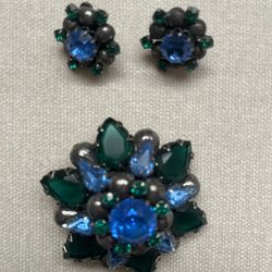 Beautiful Brooch Pin & Clip Earrings- Brand New 