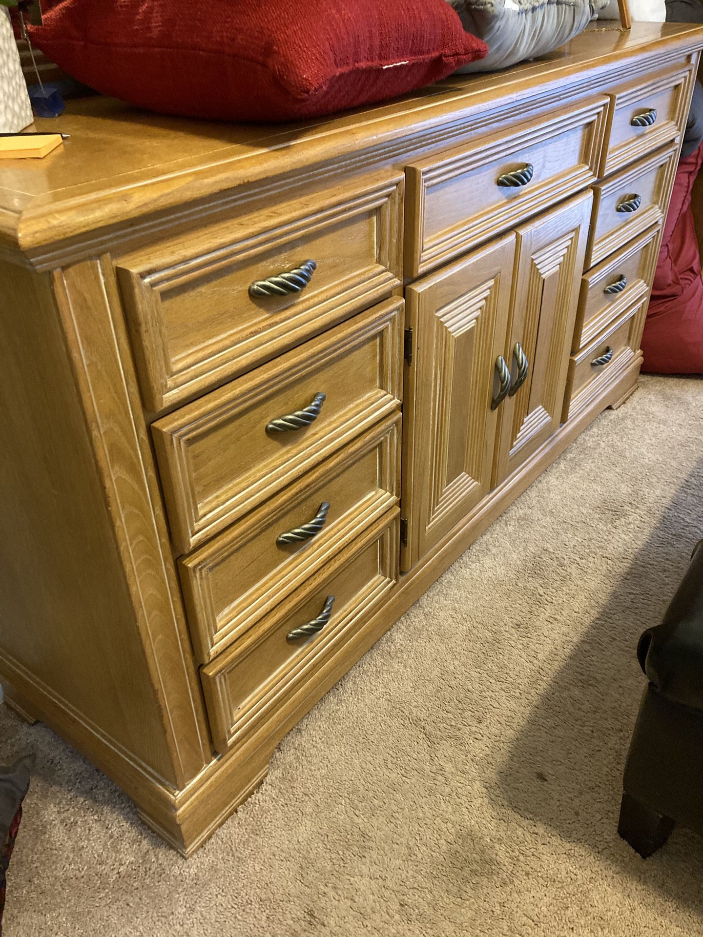 Large Solid Wood Dresser with 9 Drawers – Classic Honey Oak Finish