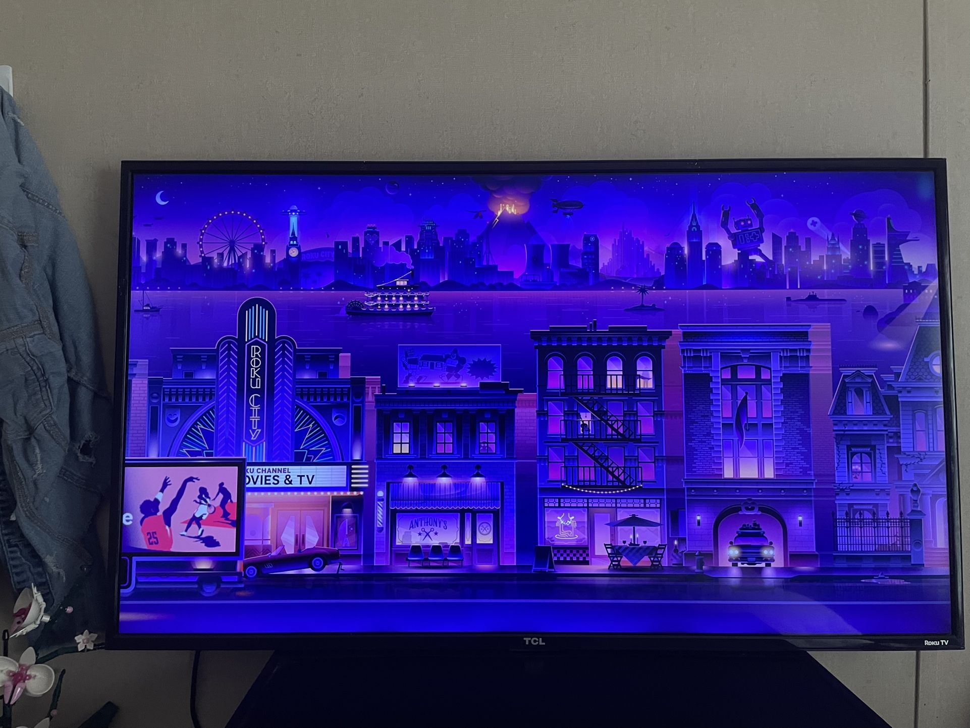 43in TCL ROKU TV