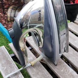 Shark Electric Iron $15.00