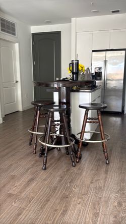 Dining table with 3 high chairs