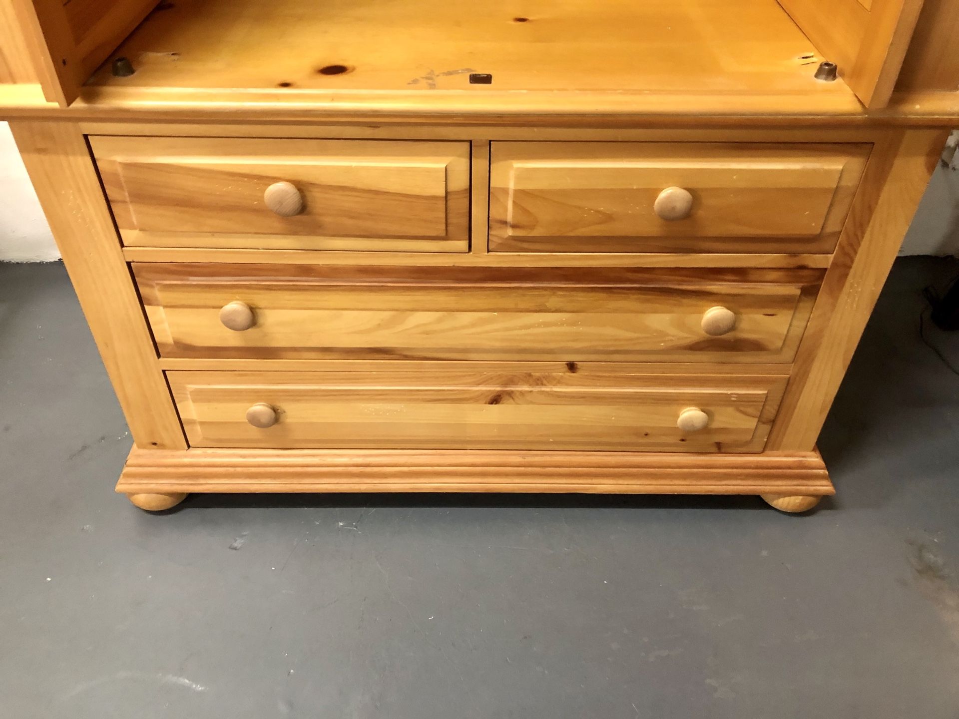 BROYHILL FONTANA ARMOIRE, TV OR WARDROBE CLOTHING SOLID PINE