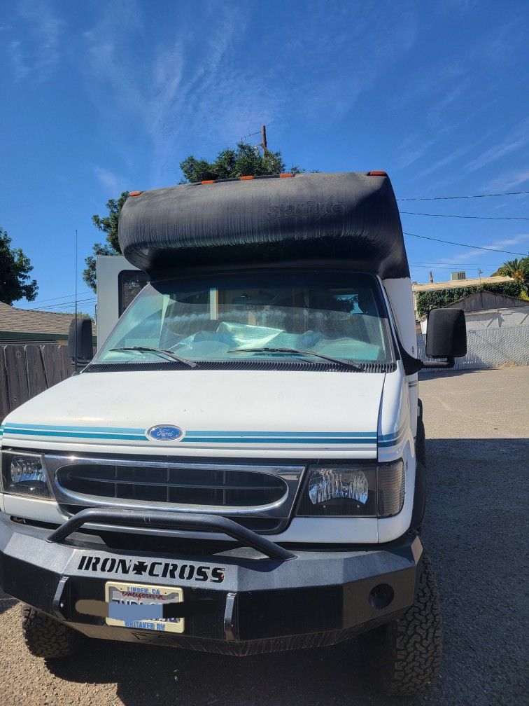 1997 Ford E350 Coachmen Starflyte V-10 4x4 Gasoline