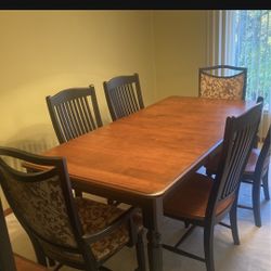 Canadel Table With 6 Chairs 