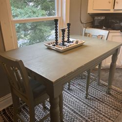 Table with 4 Chairs 