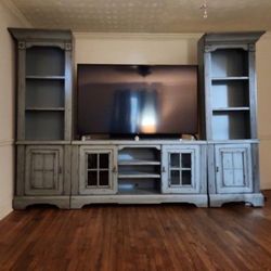 4 Piece Entertainment Set