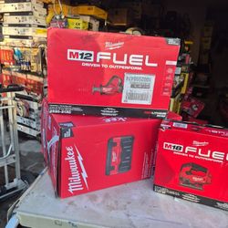 

Milwaukee
M12 FUEL 12V Lithium-Ion Brushless Cordless HACKZALL Reciprocating Saw Kit w/ One 4.0Ah Batteries Charger & Tool Bag STORE PRICE $179