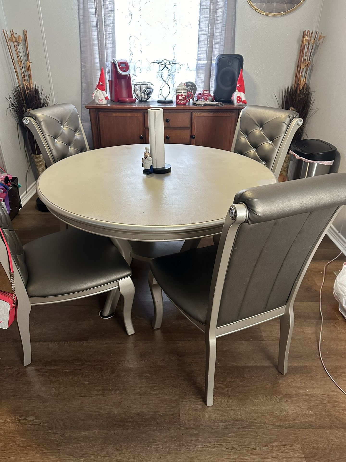 kitchen/dining table great sturdy condition has its flaws as pictured 