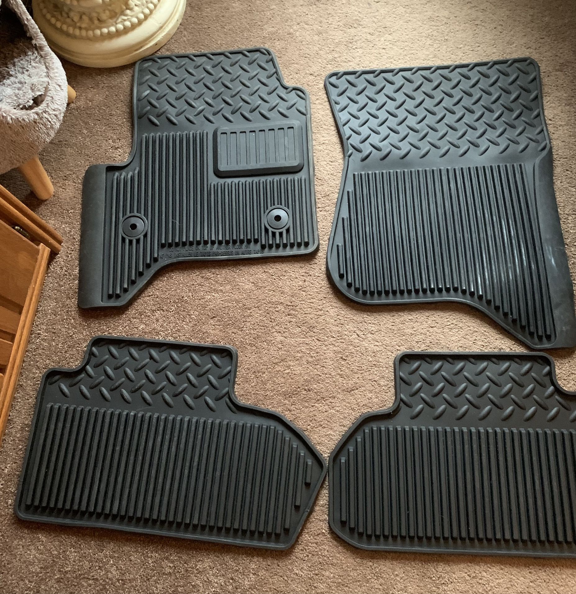 Chevy Silverado GMC Sierra 1500 Double Cab 4 Pc Rubber Weather Floor Mats Set 2015-2019 OEM New last set