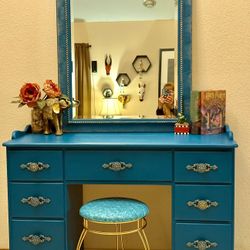 Elegantly Refinished Vanity Set