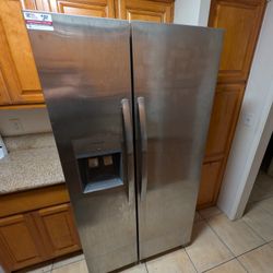 Frigidaire Fridge 