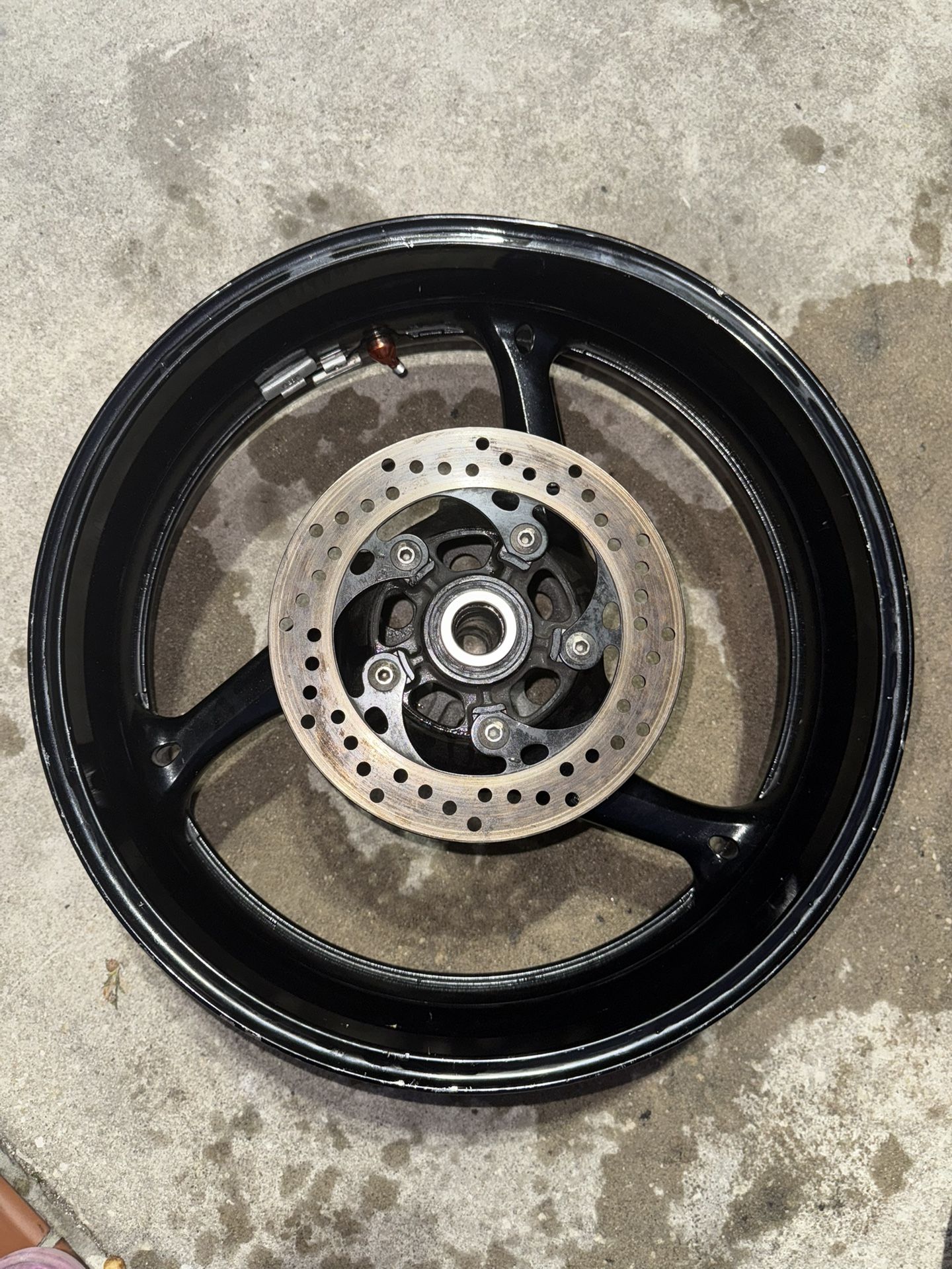2011-2024 Suzuki GSXR 600/750 Rear Rim W/ Rotor *SMALL BEND, HOLDS AIR* $150