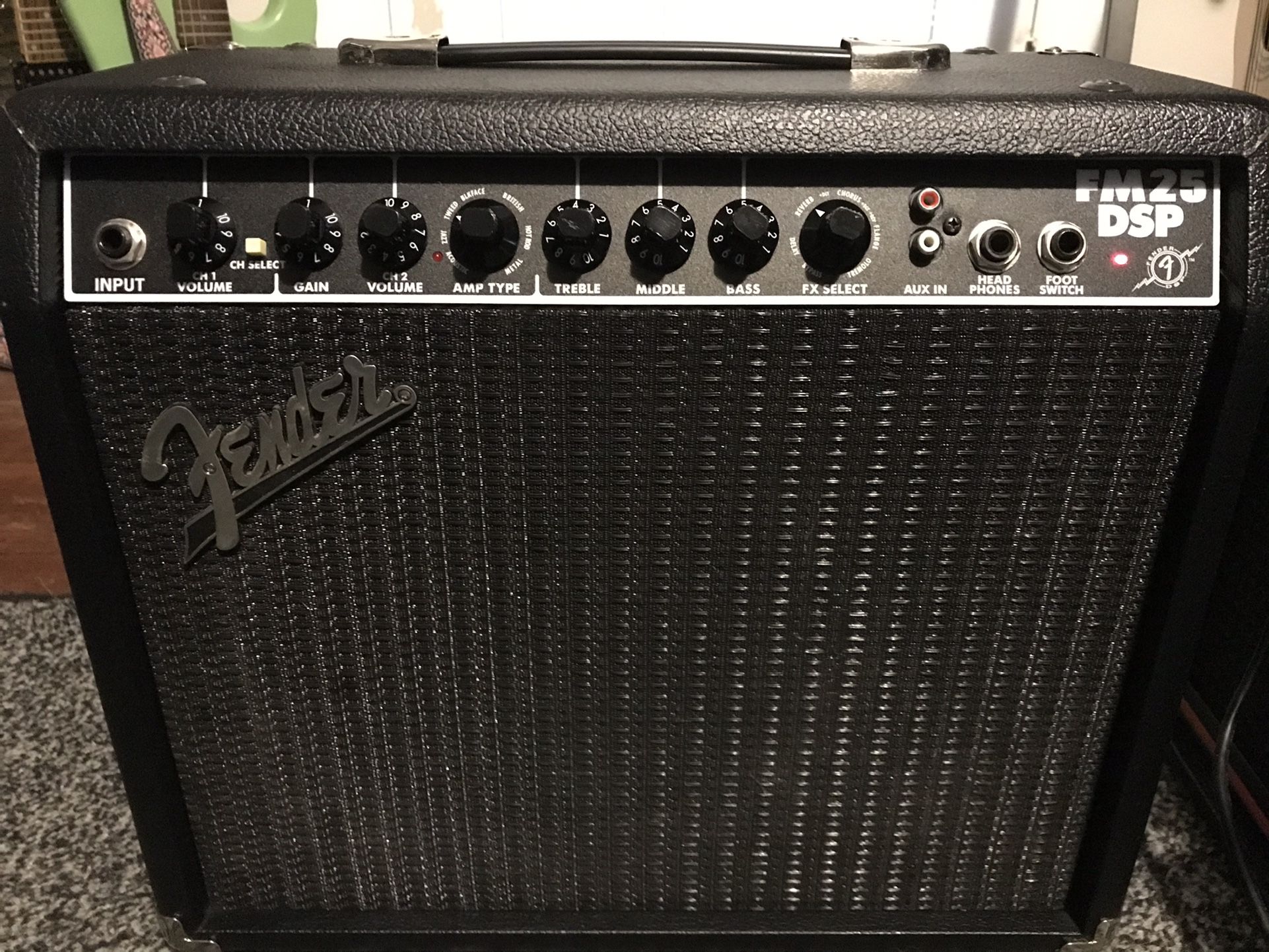 Fender FM 25 DSP Guitar Amp