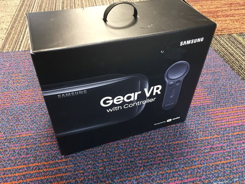 Samsung Gear VR w/ Controller TMOM65309
