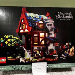 LEGO Medieval blacksmith 21325