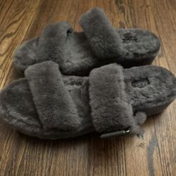 UGG Slides Fuzzy Size 12