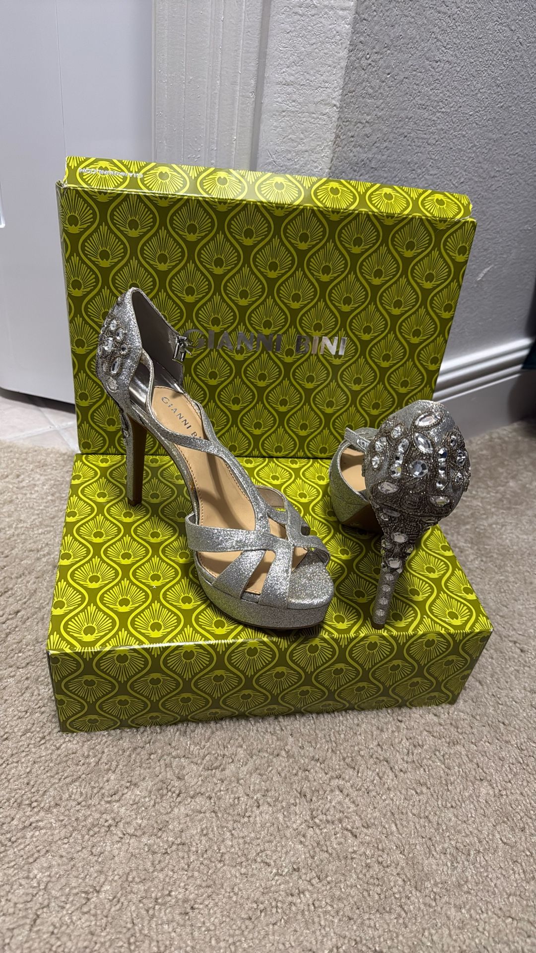 Gianni Bini Sandals