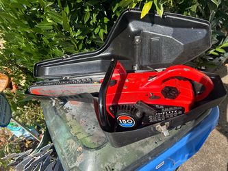 Homelite 150 automatic chainsaw with case. I can’t get it started, but it has compression and it has gas and oil. Somebody can figure this out mechan