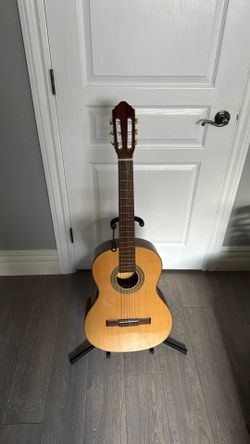 Lucero LC150S Classical Guitar