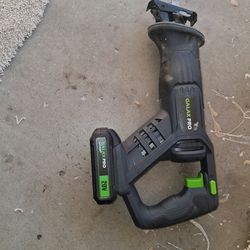 Cordless sawzaw