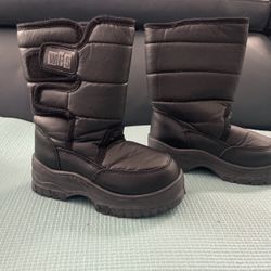 WFS snow boots toddler snow boots size 9fits a 3 year old