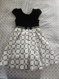 Girls dress size 7 $4