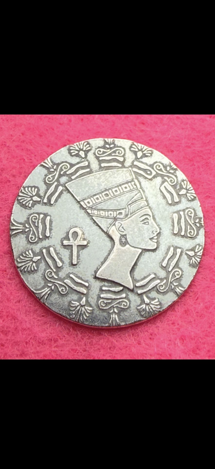 Nefertiti Pure Silver 1/10 OZ Round