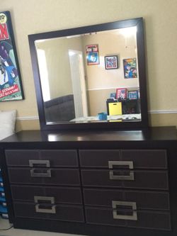 Dresser w/ mirror