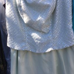 BRAND NEW W/TAGS JR SIZE 5/6 LIGHT GREEN LONG FORMAL GOWN W SPARKLY TOP & CORSETED BACK, 43rd &  Thunderbird area