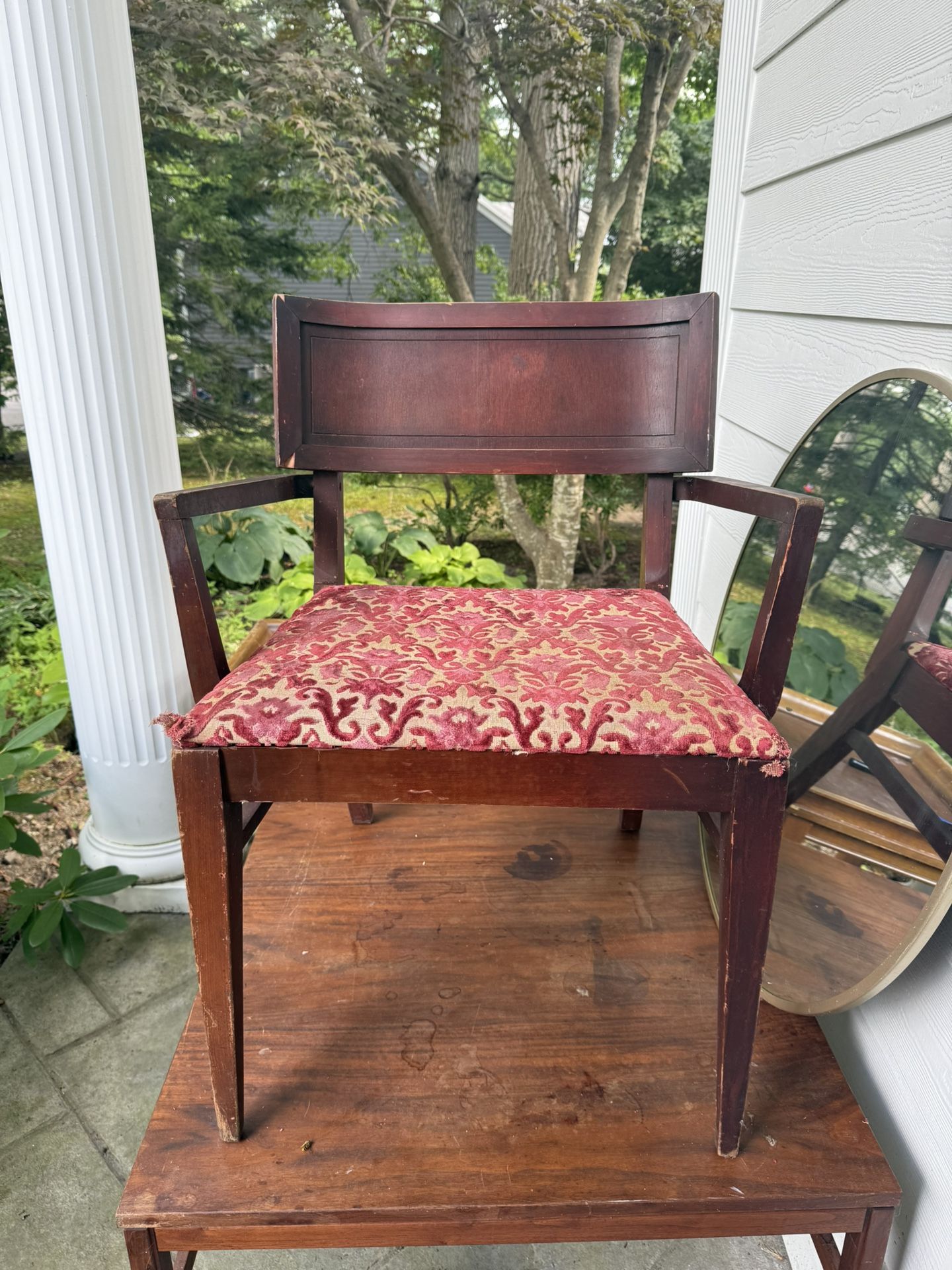Old Chair 