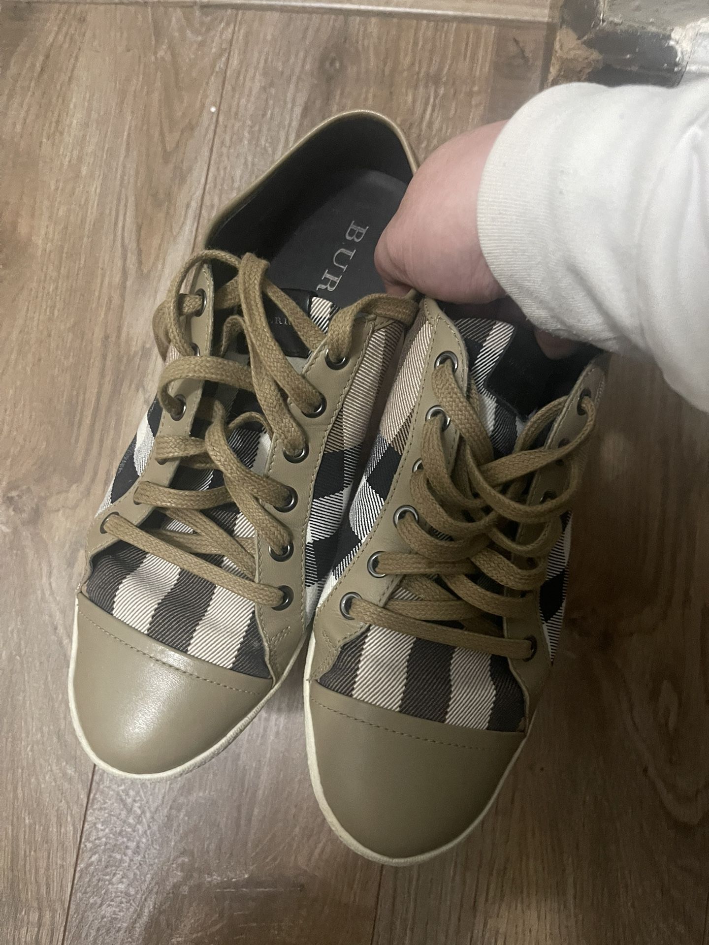 Buberry Shoes Used Good Condition