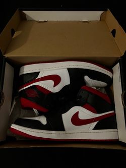 Air Jordan 1 MID