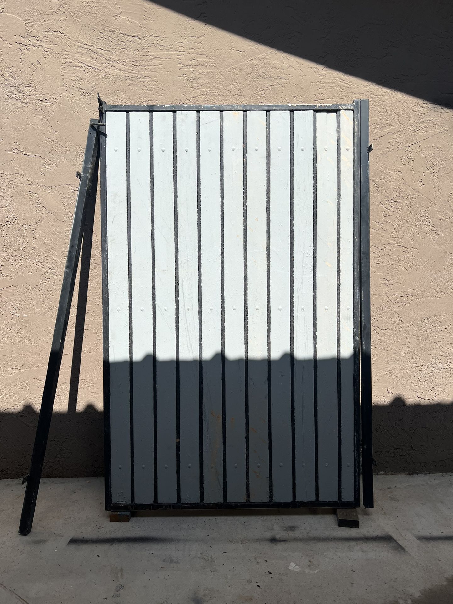 4ft 70” Tall with posts ready to go
