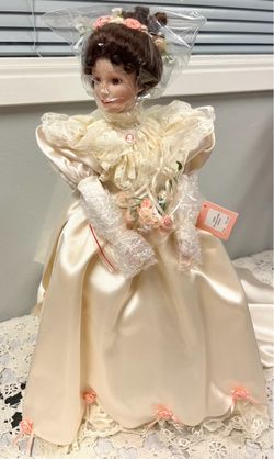 Elizabeth 1994 Ashton-Drake Galleries Doll