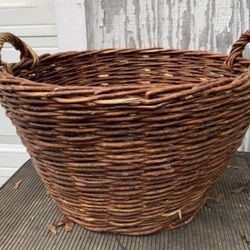 Vintage Large Wicker Basket with Handles Rustic Farmhouse Storage Laundry 21x14”